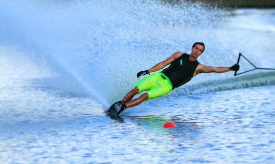 Profitez du ski nautique à Serra, au Portugal