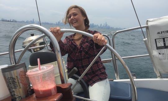Alquile una balandra Pearson Cruising Sloop de 31' en Chicago
