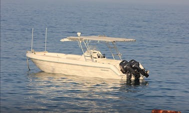 センターコンソールでオマーンのハシクで釣りに行こう