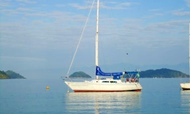 Alquiler de un monocasco Velamar 33 Cruising en Angra dos Reis