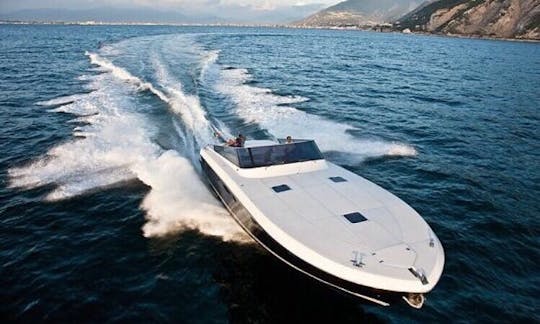 Motor yacht for rent in Sorrento