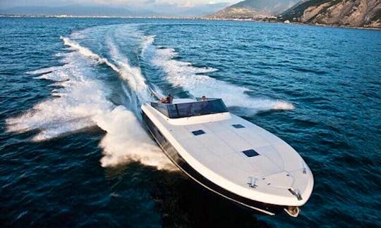 Motor yacht for rent in Sorrento