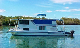 Romantic Holiday for Couple on 'Pluto' Houseboat in Tweed River, NSW