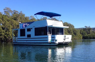 Experience the Tweed River aboard Misty Blue!