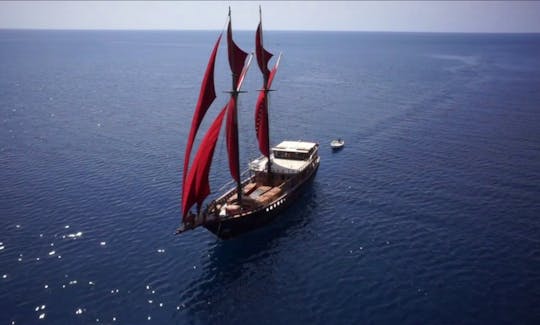 Charter Calico Jack Wooden Schooner in Raja Ampat, Indonesia