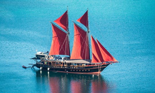 Charter Calico Jack Wooden Schooner in Raja Ampat, Indonesia