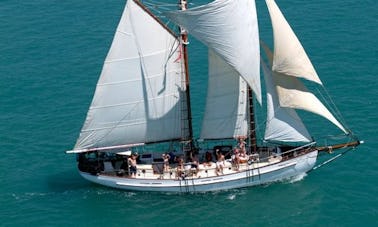 Tallship Day navigue vers Whitehaven et navigue quotidiennement au coucher du soleil