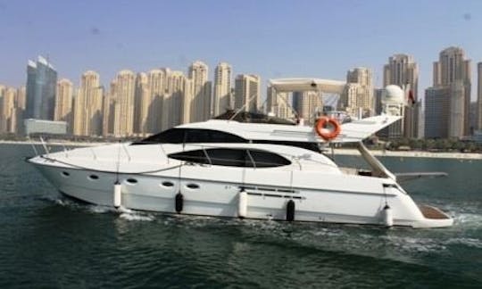 Cruzeiro de iate Azimut de 52 pés em Dubai, Emirados Árabes Unidos