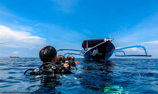 インドネシアのペメナンでダイビング旅行とコースをお楽しみください