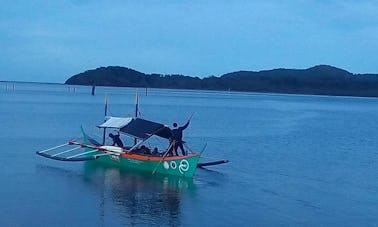 Alugue um barco flutuante tradicional em Santa Ana, Filipinas