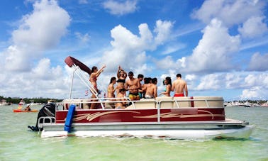 Spacious 25ft Pontoon Boat for Scenic Adventures in Aventura