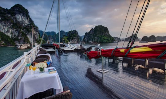 Enjoy Cruising in Hà Nội, Vietnam on Passenger Boat