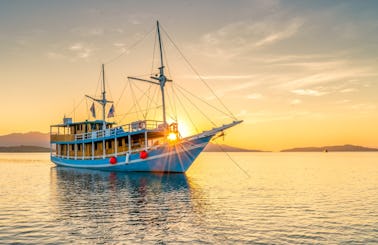 Charter a 10 Person Gulet in Komodo, Indonesia for your next Kelor Island Adventure!