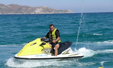 Reserva esta increíble moto de agua en Karachi, Pakistán