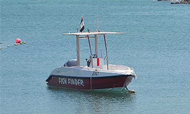 Louer un bateau de pêche pour 5 personnes à Ras Al-Khaimah, Émirats arabes unis