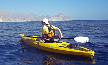 Louer un kayak simple à Ras Al-Khaimah, Émirats arabes unis