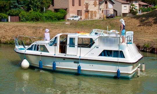 Charter the Viking 1000 Boat in Vermenton, France