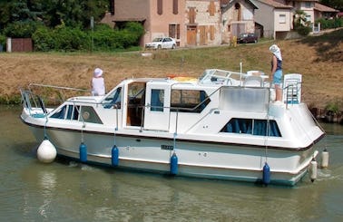 Charter the Viking 1000 Boat in Vermenton, France