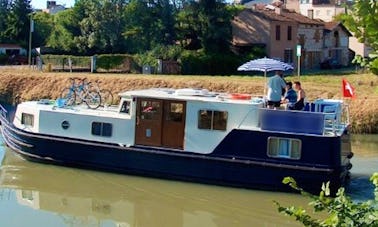 Charter a 42ft EuroClassic Canal Boat in Capestang, France