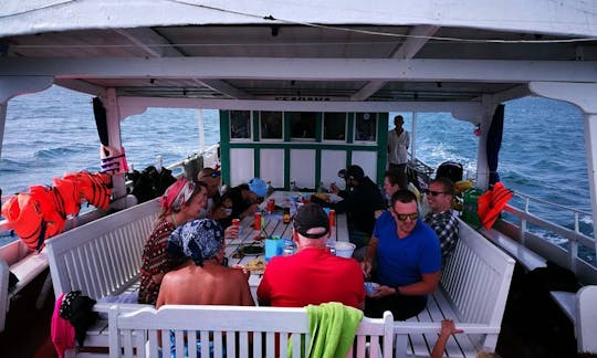 Alugue um barco de passageiros em Phu Quoc, Vietnã para mergulhar