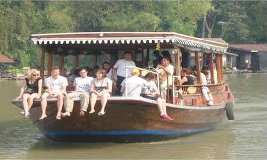 Alquile un barco por el canal en Tambon Nong Phai Baen, Tailandia