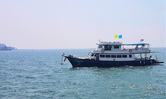 Motor Yacht Rental for 35 People in Pattaya, Thailand