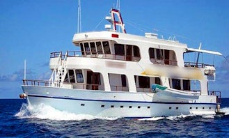 70' Angelito Motor Yacht In Islas Galápagos