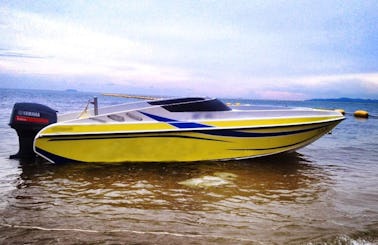 Experience the bay of Pattaya with this Bowrider in Chonburi, Thailand