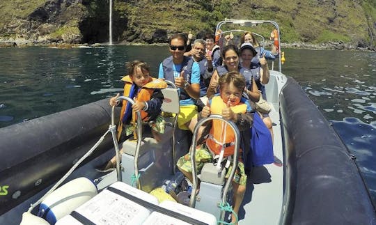 Alugue um barco inflável rígido na Calheta, Portugal