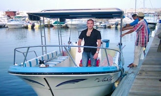 Center Console fishing charter in Muscat