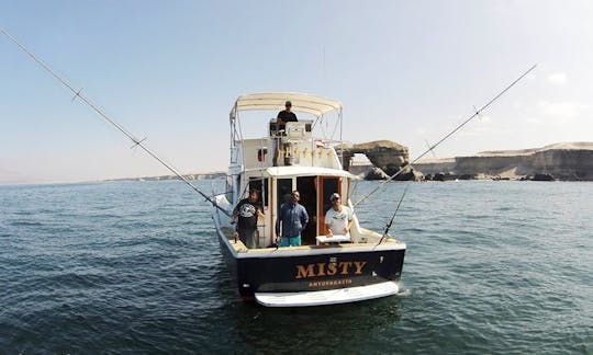 Disfrute de la pesca en la bahía de Antofagasta, Chile, en 36' Sport Fisherman