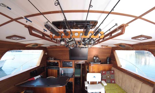 39' Chris-Craft Commander Fishing Charter in Antofagasta