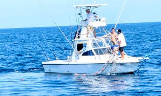 27' Sport Fisherman Fishing Charter in Playa Flamingo, Costa Rica