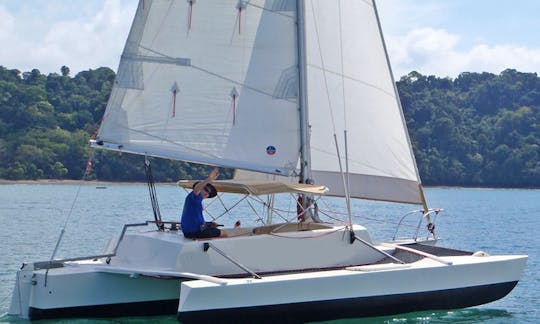 Aluguer de trimarã em Herradura