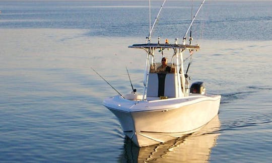 Viajes de pesca con consola central en Puerto Jiménez, Costa Rica con el Capitán Cory