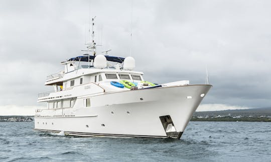 Charter Stella Maris Power Mega Yacht in Quito, Ecuador