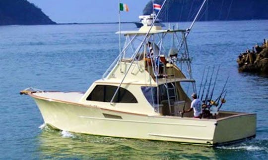 38' Sport Fisherman Fishing Charter in Herradura, Costa Rica