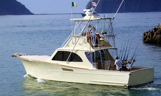 38' Sport Fisherman Fishing Charter in Herradura, Costa Rica