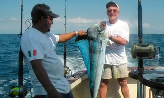 38' Sport Fisherman Fishing Charter in Herradura, Costa Rica
