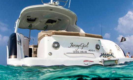 Charter 42' Jersey Girl Motor Yacht in George Town, Cayman Islands