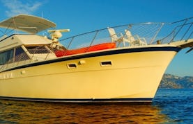 Charter 52' Hatteras Power Mega Yacht in Acapulco, Mexico