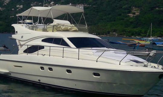 Charter Ferretti 48 Motor Yacht in Acapulco, Mexico