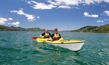 Alquiler de kayaks tándem en Picton, Nueva Zelanda