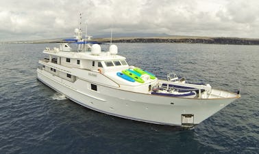 Charter 124' Stella Maris Power Mega Yacht em Guayaquil, Equador