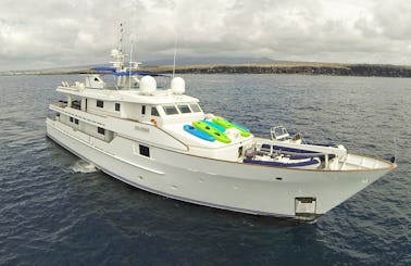 Charter 124' Stella Maris Power Mega Yacht in Guayaquil, Ecuador