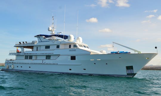 Charter 124' Stella Maris Power Mega Yacht in Guayaquil, Ecuador