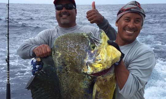 Disfrute de la pesca en Rivas, Costa Rica, en Viking Sport Fisherman de 41 pies
