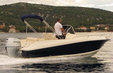 Rent 22ft Insidias Marine HM Cuddy Cabin In Split, Croatia