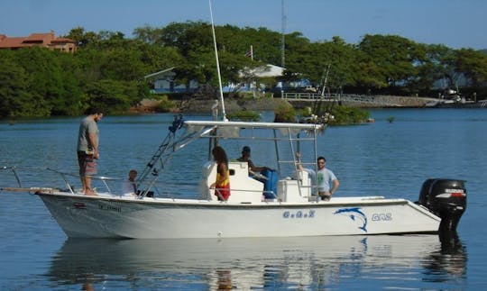 Excursion de pêche passionnante à Guanacaste, au Costa Rica, sur une console centrale de 27 pouces