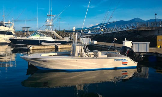 Fishing Charter on Pathfinder Center Console in Quepos, Costa Rica on